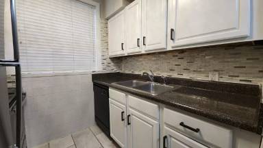 Main picture of 6304 Bancroft Ave