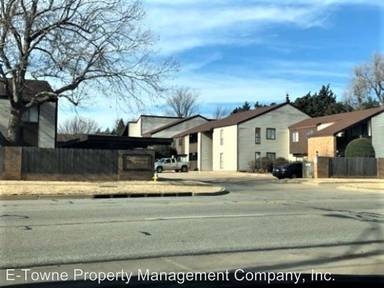 Main picture of 412 N Oakwood Rd
