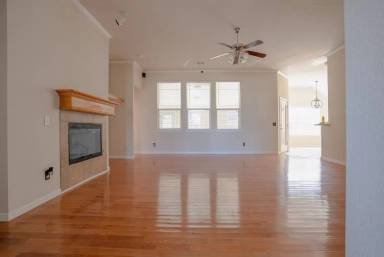 Main picture of 813 Regiment Way