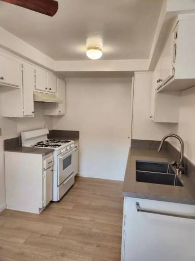 Main picture of 331 E Broadway