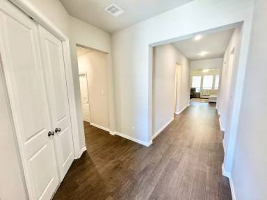 Main picture of 809 Uplands Dr