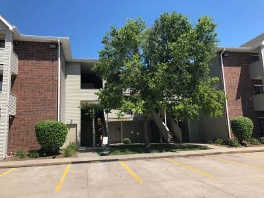 Main picture of 10330 N 140th St