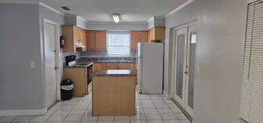 Main picture of 2104 N Seminole St