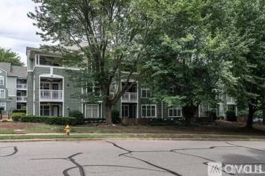 Main picture of 1000 Nicholwood Dr