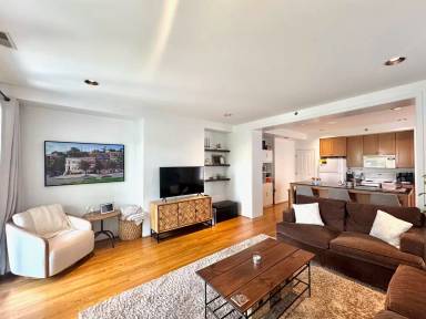 Main picture of 953 Pavilion St
