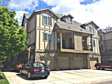 Main picture of 927 NE Wheelock Pl