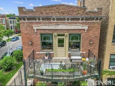 Main picture of 1234 N Kedzie Ave