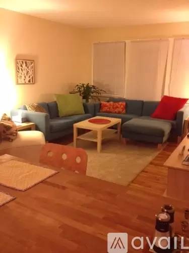 Main picture of 15 Huguenot St