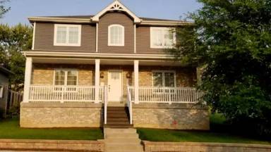 Main picture of 739 Ledochowski St