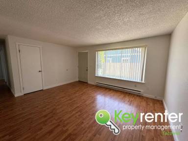 Main picture of 3420 S Madison St