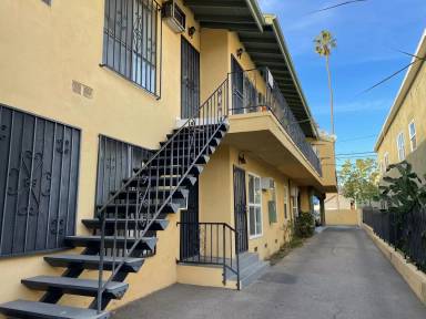 Main picture of 5753 Lexington Ave