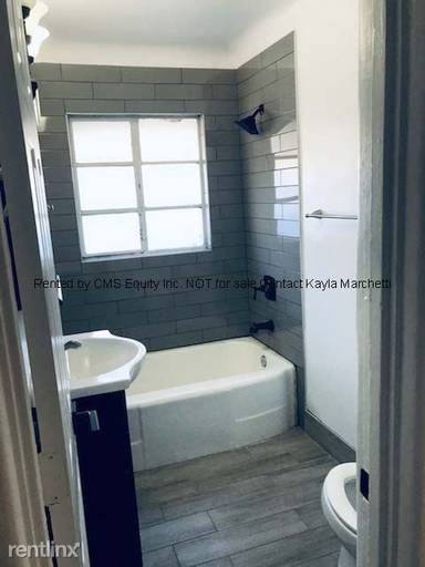 Main picture of 1401 W Clarendon Ave