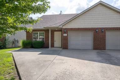 Main picture of 601 Glenstone Dr