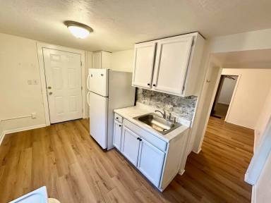 Main picture of 5 E Middle St