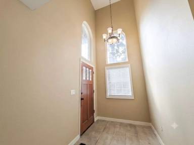 Main picture of 17147 Warren Ct