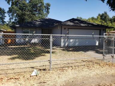 Main picture of 380 Schindler St