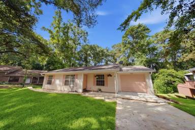 Main picture of 4800 Leah Ln