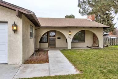 Main picture of 8100 W McMullen Cir