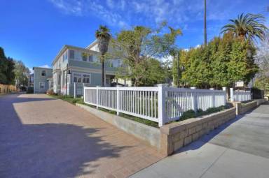 Main picture of 316 W Micheltorena St