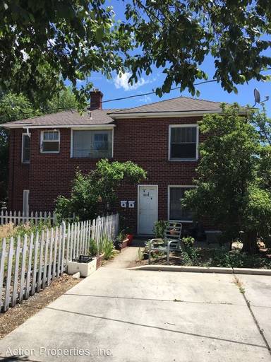 Main picture of 422 1/2 Saint Lawrence Ave