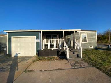 Main picture of 3205 N Garrison Ave