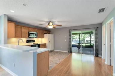 Main picture of 908 Seneca Falls Dr