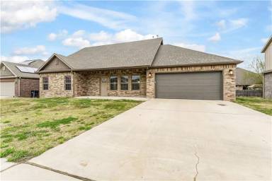 Main picture of 599 Quartz Way