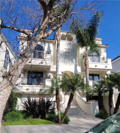Main picture of 744 N Alfred St