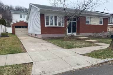 Main picture of 65 Eltinge St