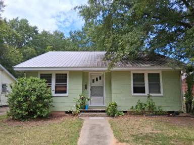 Main picture of 407 N Jackson St