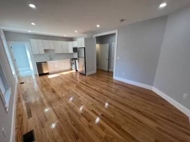 Main picture of 372 Oxford St
