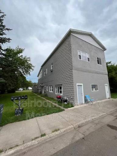 Main picture of 423 Commonwealth Ave