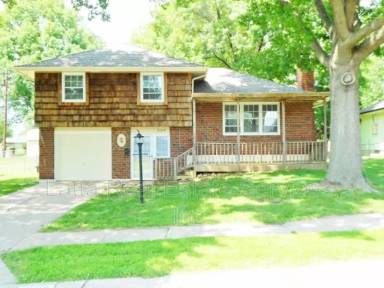 Main picture of 15810 E 44th Ter S