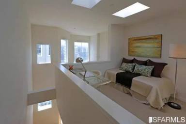Main picture of 18 Jennifer Pl