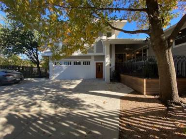 Main picture of 5504 Woodrow Ave