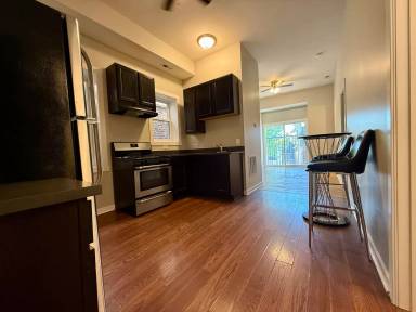 Main picture of 3147 S May St