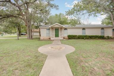 Main picture of 3301 Augusta Dr