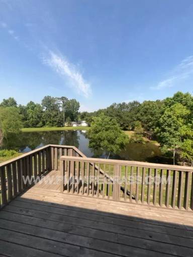 Main picture of 102 Dawson Ln