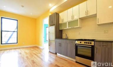 Main picture of 474 Lafayette Ave