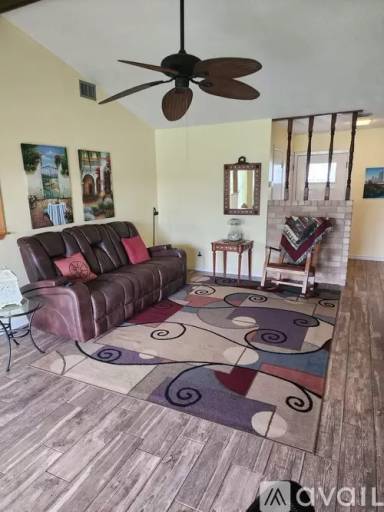 Main picture of 603 Continental Dr