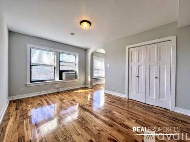 Main picture of 550 W Arlington Pl Apartments