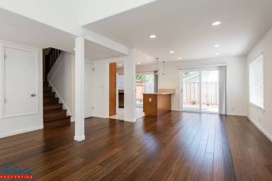 Main picture of 761 Lowell Ct