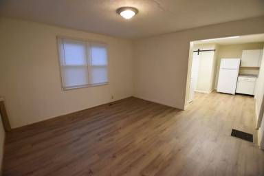 Main picture of 604 W Fifth St