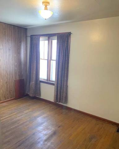 Main picture of 129 Castleford St W