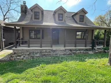 Main picture of 2414 Briggs Ave