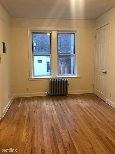 Main picture of 117 W 13th St