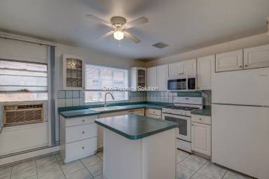 Main picture of 925 W 35th Ave