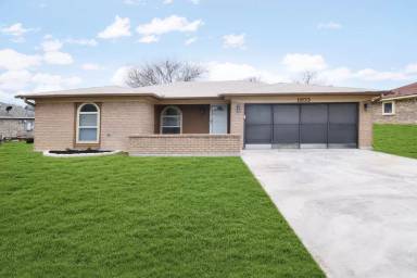 Main picture of 1103 Tyler Dr