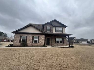 Main picture of 215 Reeney Dr