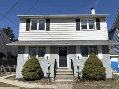 Main picture of 533 W Kings Hwy